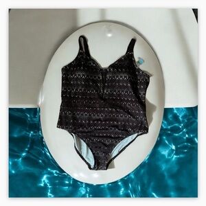 NWT-Cactus One Piece  Swimsuit-Pennington’s-Sz 22-Black /Teal Green Crochet ☀️🖤‌